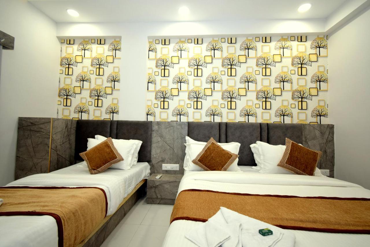 Hotel A1 Vastrapur 阿穆达巴 外观 照片